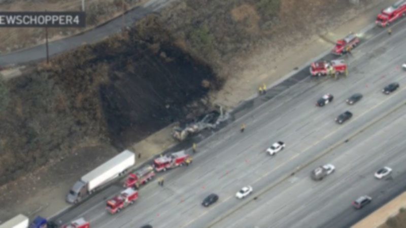 Fiery big rig crash on the 5 Freeway in Mission Hills causes traffic ...